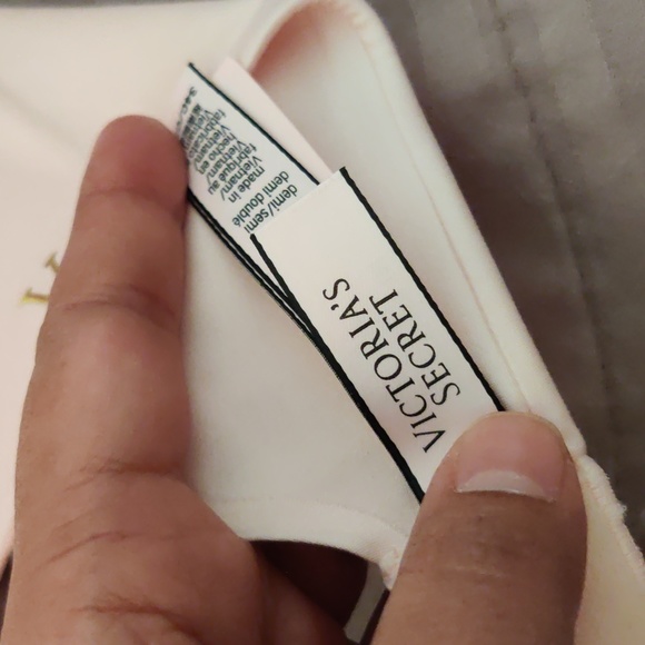 Victoria's Secret Bra - Picture 2 of 5